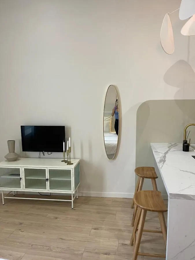 Suite Kaolin Lyon 0*,  France