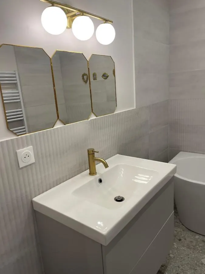 Suite Kaolin Lyon 0*,